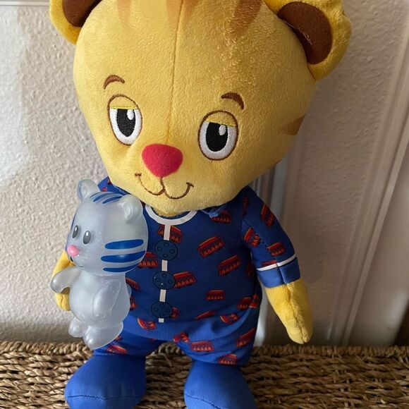 Daniel Tiger’s Neighborhood Glow Talking Nighttime Plush - Picture 9 of 9